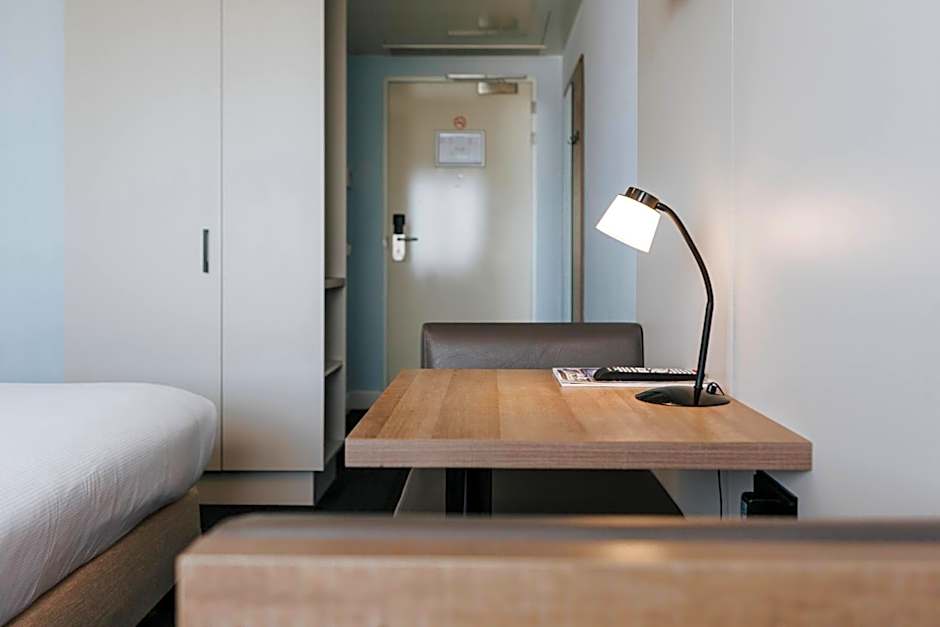 Rotterdam Teleport Hotel