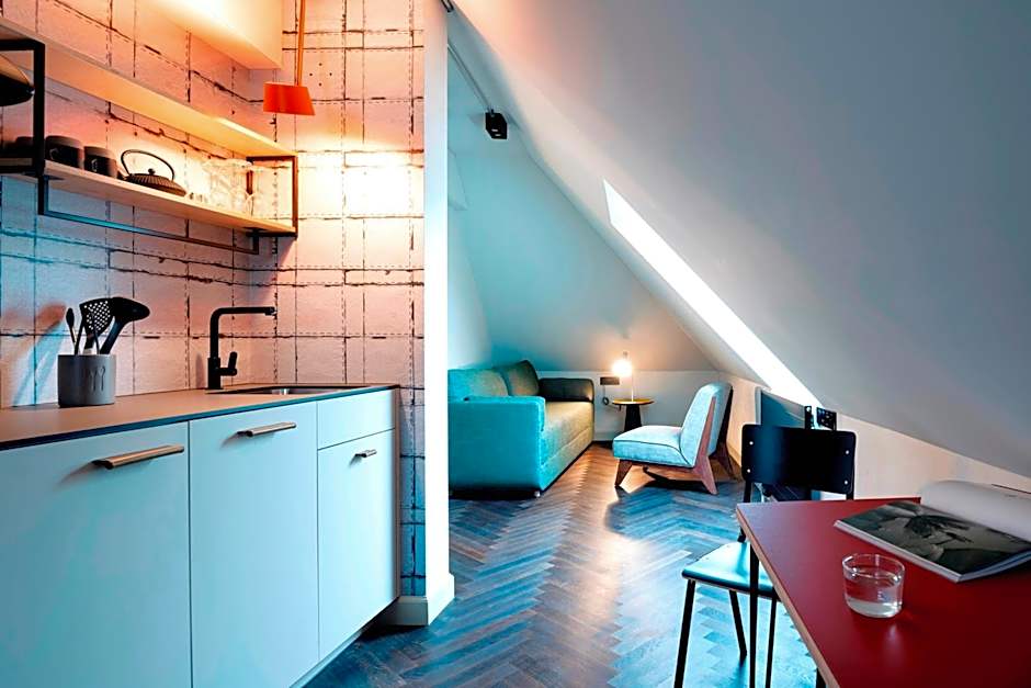 The Lubo - self check-in