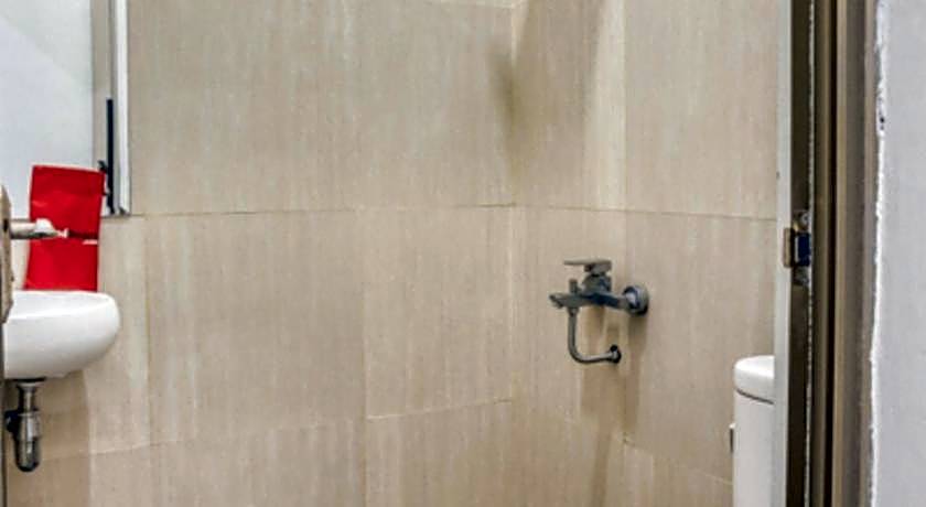 RedDoorz Syariah near Taman Pelangi Jogja 2