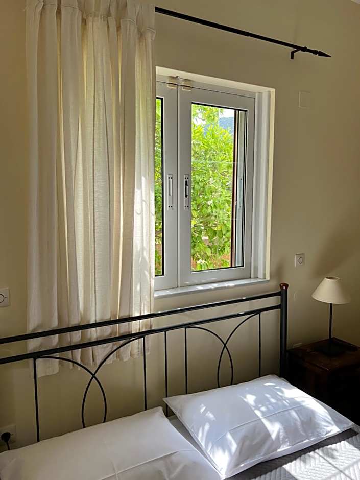 Atalanti Apartments