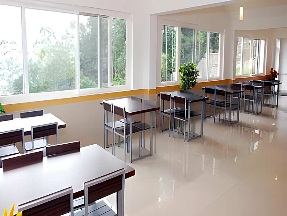 Vihal Estancia Holiday Inn – Yercaud, MO