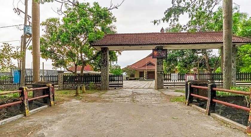 RedDoorz Syariah near Gor Ken Arok