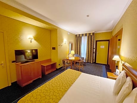 Junior Suite (2 Adults)