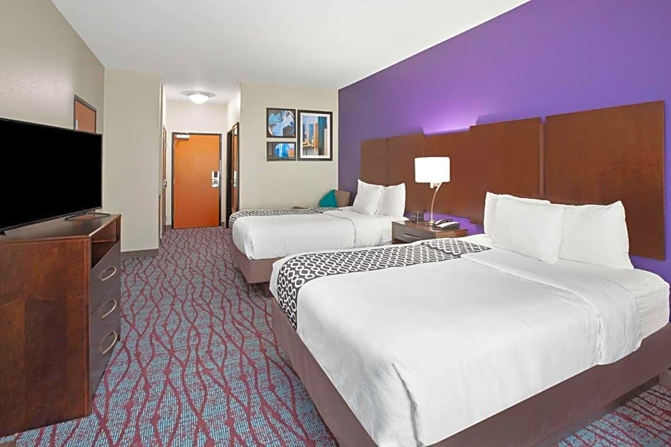 La Quinta Inn & Suites by Wyndham Pasadena North