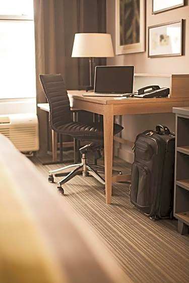 Country Inn & Suites by Radisson Asheville River Arts District