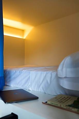 Bunk Bed in Mixed Dormitory Room