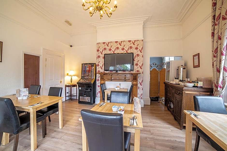 OYO The Douglas Hotel