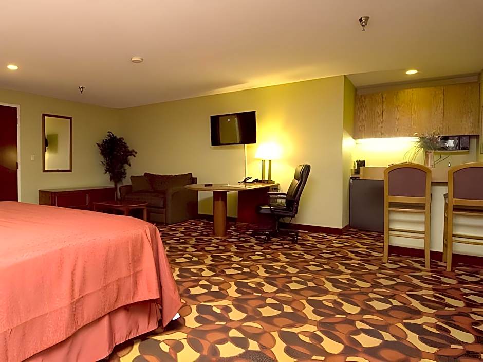 Quality Inn & Suites Kansas City I-435n Near Sports Complex
