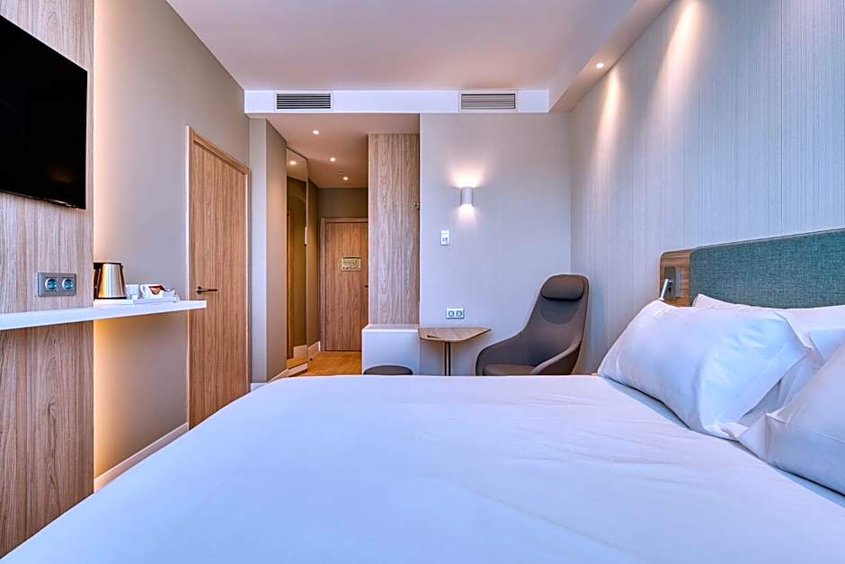 Holiday Inn Express Madrid Airport By IHG