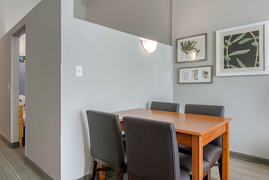 Country Inn & Suites by Radisson, Port Canaveral, FL
