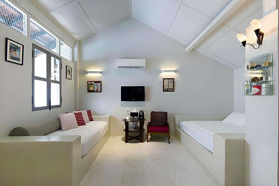 Noordin Mews Hotel