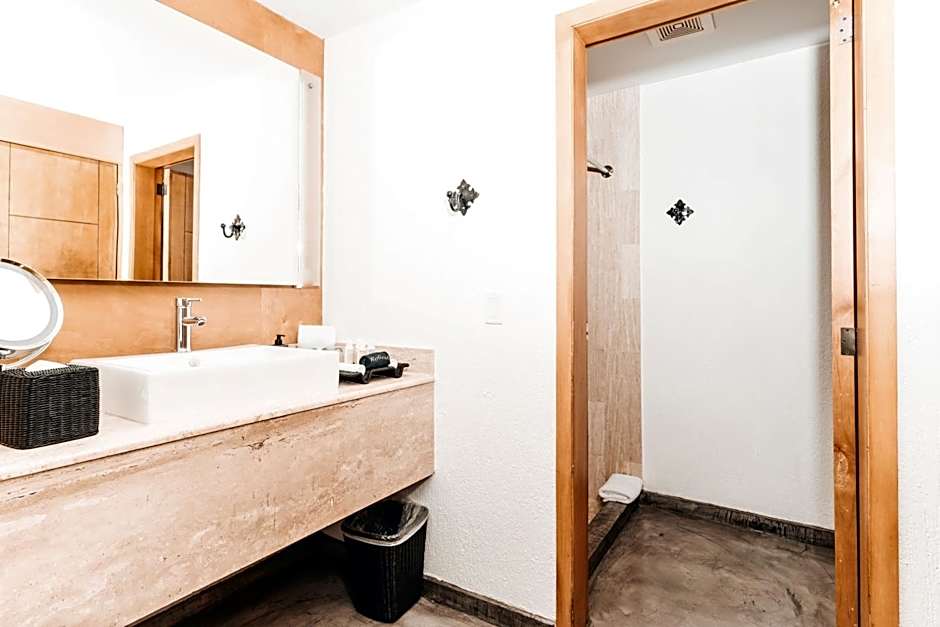 Bahia Hotel And Beach Club