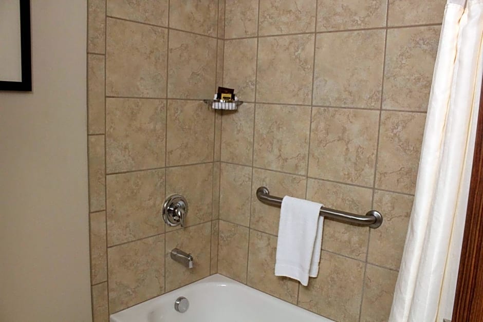 Best Western Plus Landmark Hotel