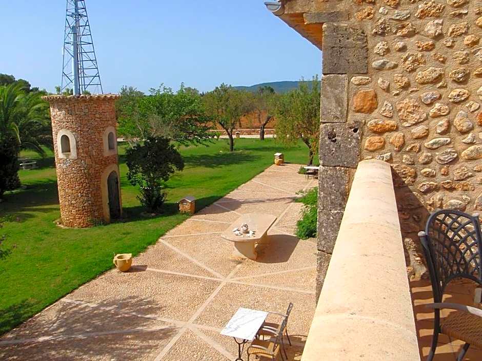 Es Quatre Cantons Hotel