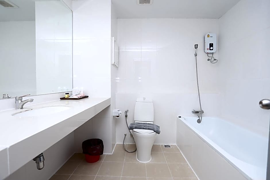 Convenient Grand Plus Hotel Suvarnabhumi