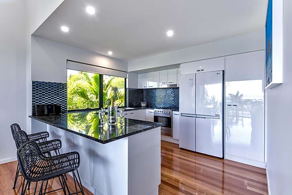 Pinnacle Apartments on Hamilton Island by HIHA