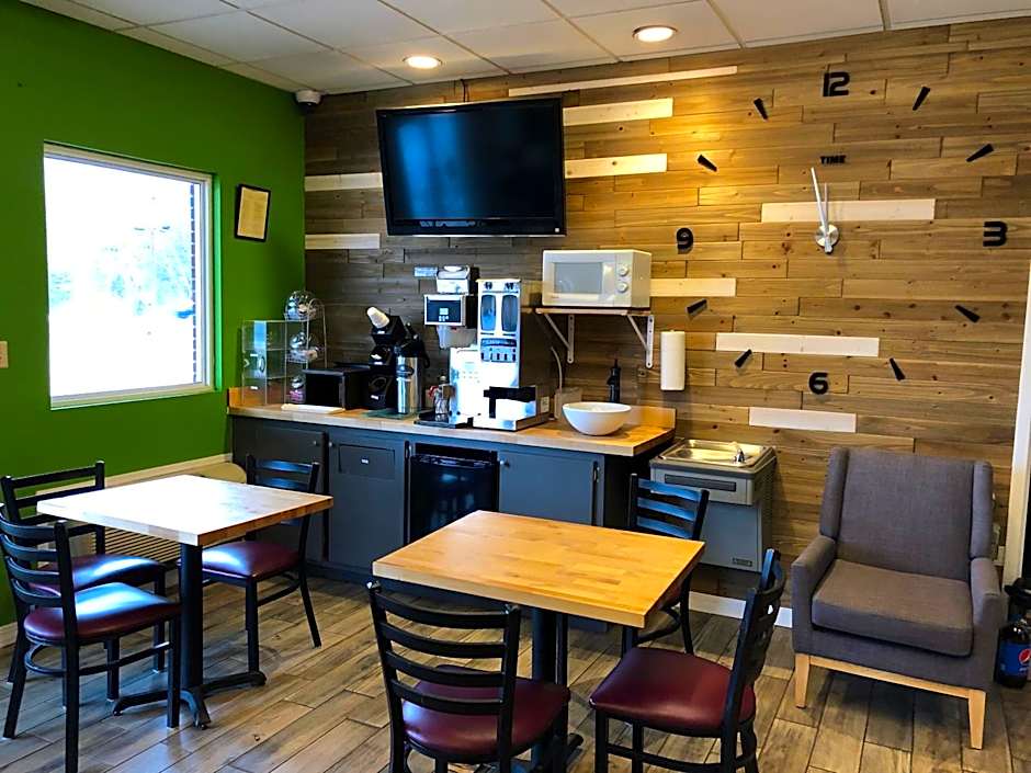 Deerfield Inn and Suites - Fairview