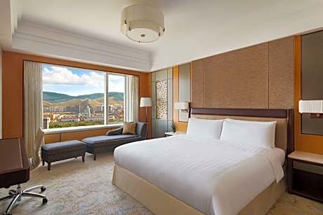 Deluxe Room - 1 King Bed