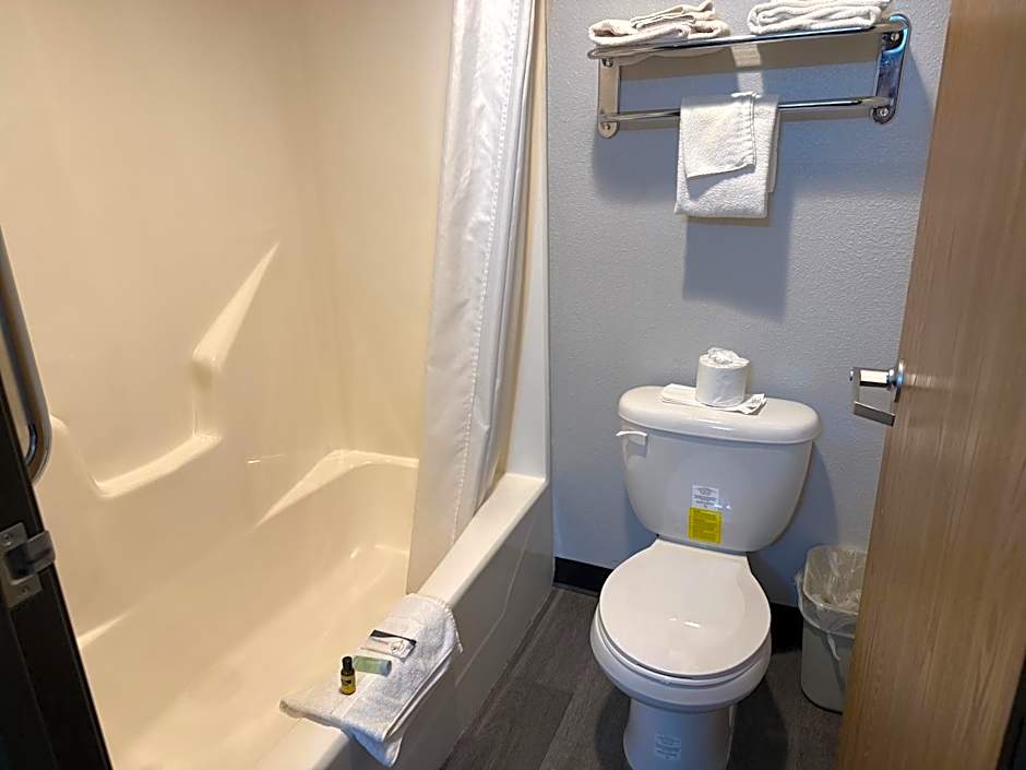 Country Haven Inn