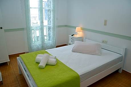 Economy Triple Room