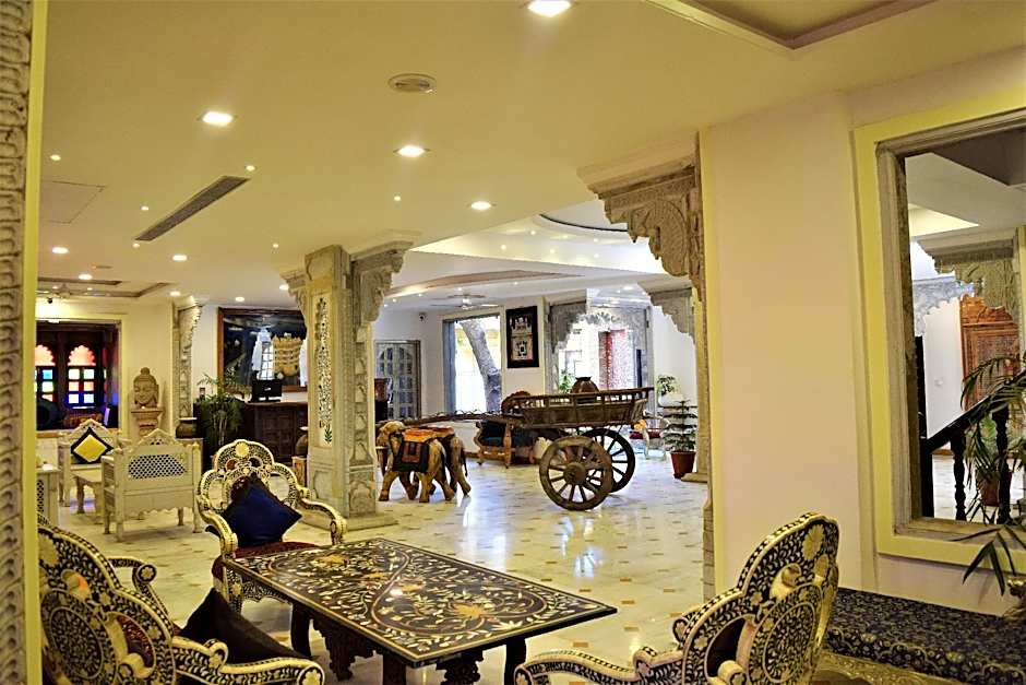Bloom Boutique I Lake Pichola