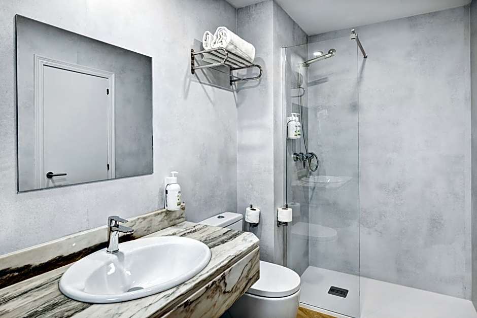 B&B HOTEL GijÃ³n Centro BegoÃ±a