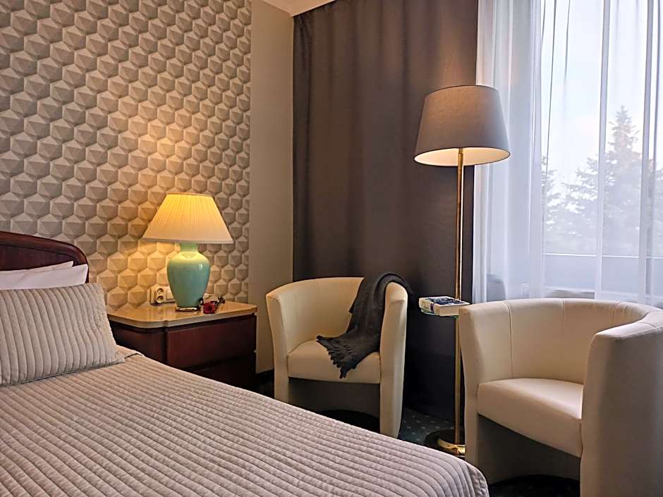 Booking Hotel & Spa