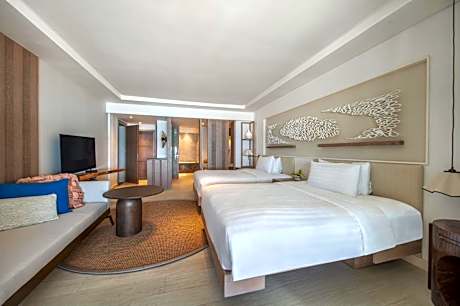 Hibiscus Beachfront Junior Suite Twin
