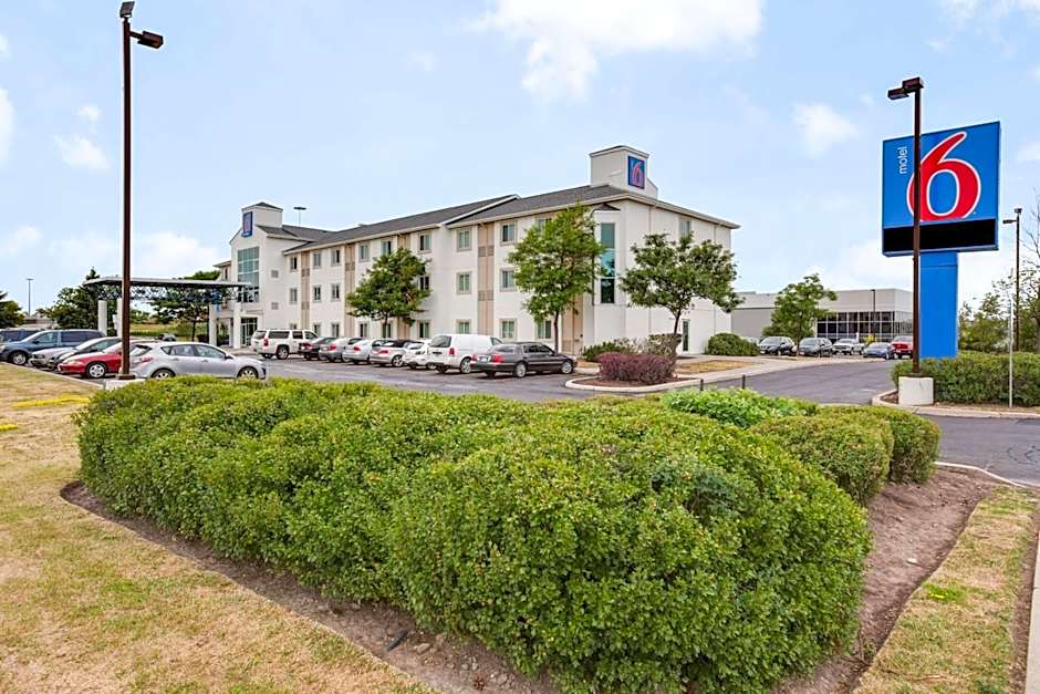 Motel 6-Brampton, ON - Toronto