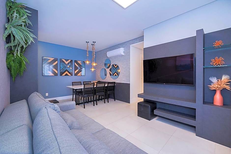 Adra 301 - Apartamento no centro de Bombinhas - Rooftop com piscina e academia - À poucos metros da praia - (Consultar serviços de roupas de cama e banho)