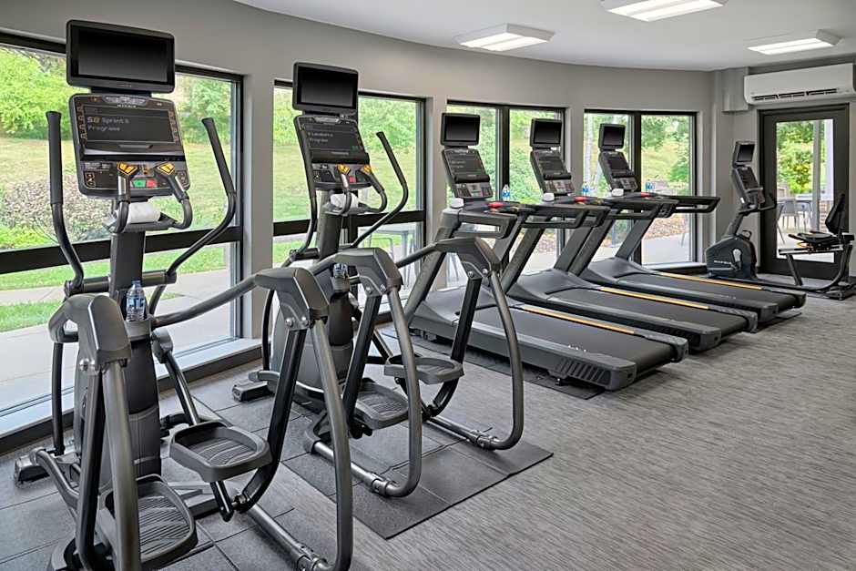 Courtyard by Marriott Kansas City Shawnee