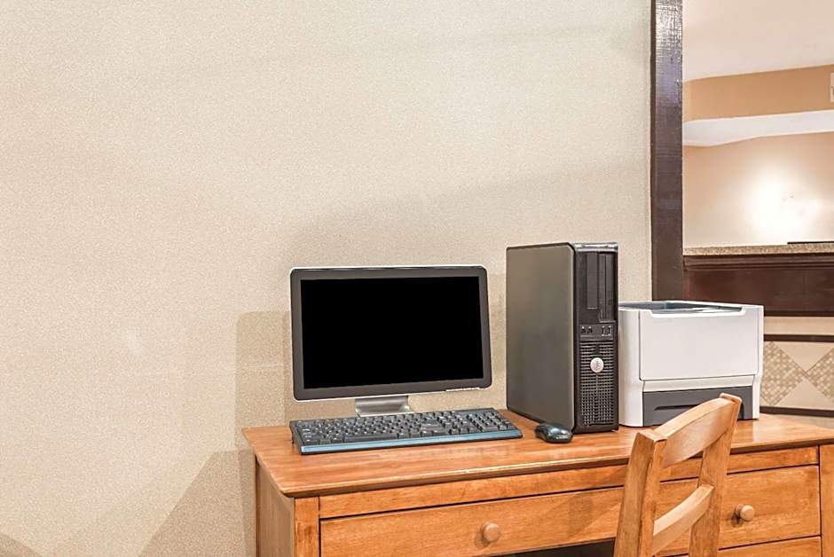 Hawthorn Suites by Wyndham Dayton North