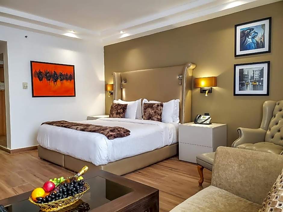 Victoria Crown Plaza Hotel