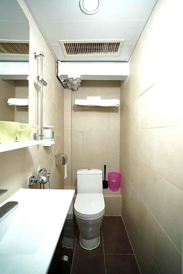 Alohas Hong Kong Hostel