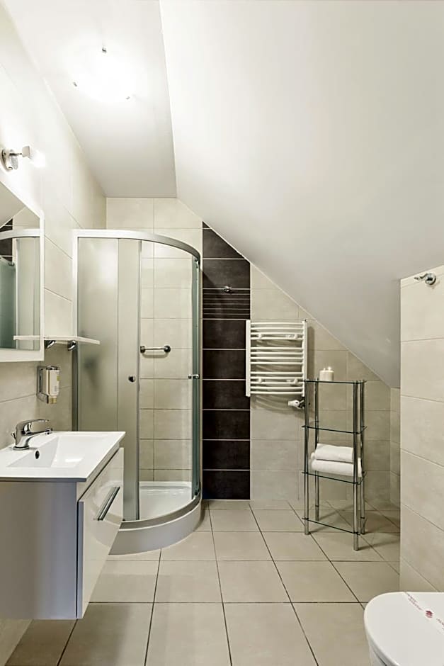 Hotel Modrzewiowy Dwór