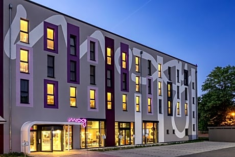 Moxy Simmern