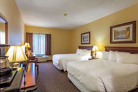 Queen Room with Two Queen Beds with Roll-In Shower - Disability Access