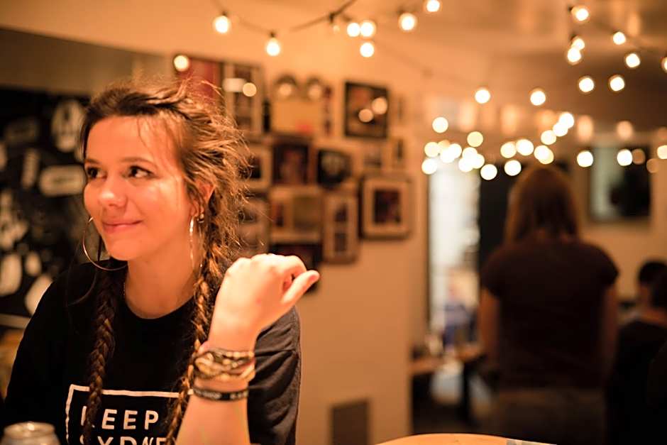 Auberge Saintlo Montreal Hostel