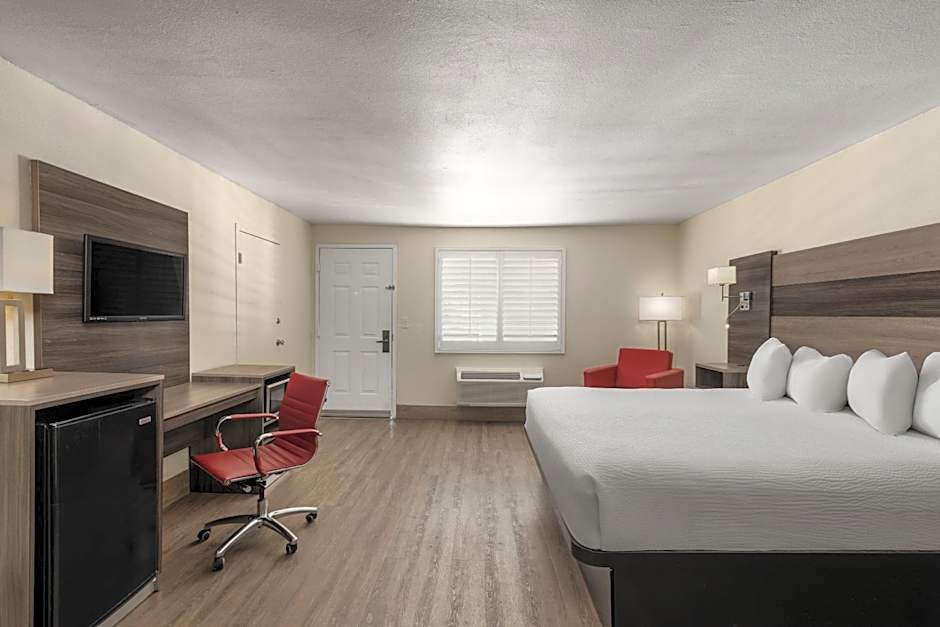 Ramada by Wyndham Kingman