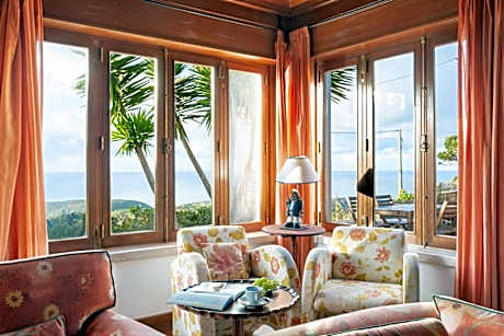 4BR House with Ocean View in Sintra