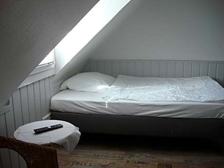 Single Room with Shared Bathroom