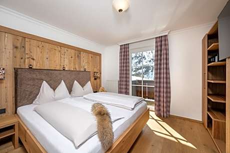 Two-Bedroom Duplex Apartment with Two Bathrooms, Balcony and Panoramic View