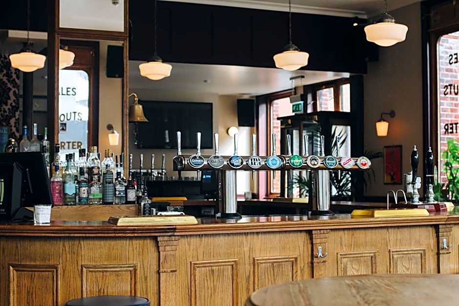 Camden Enterprise Hotel