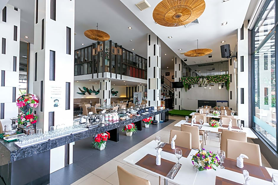 Grand Ratchapruek Hotel