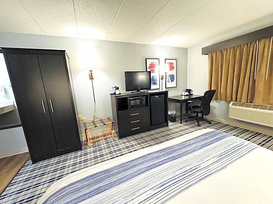 AmericInn by Wyndham Ames