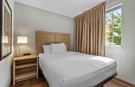 1 Bedroom Suite 2 Queen Non-Smoking