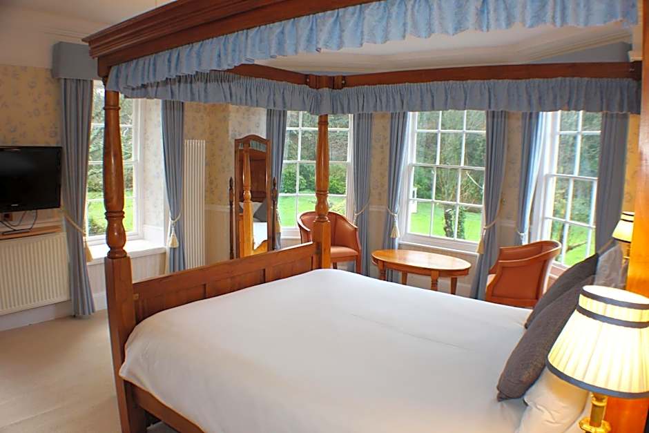 Rose in Vale Country House Hotel