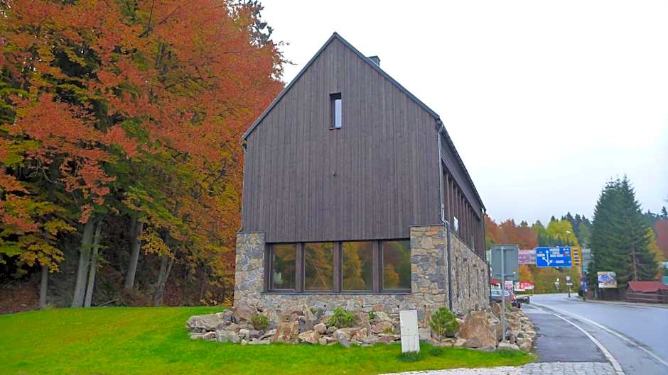 Krakonošova Dílna "WOODHAUS"