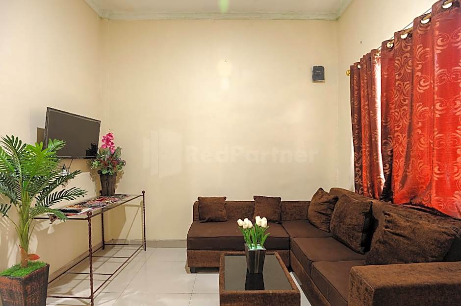 SRB near Mall Ciputra CIbubur Mitra RedDoorz