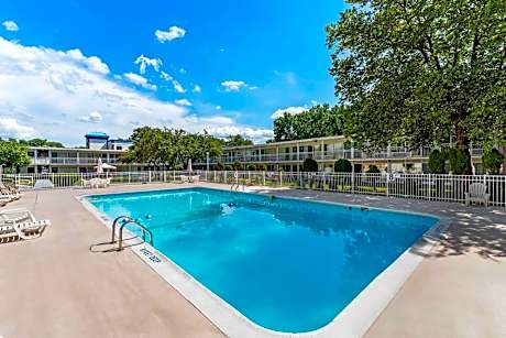 Howard Johnson by Wyndham Albany